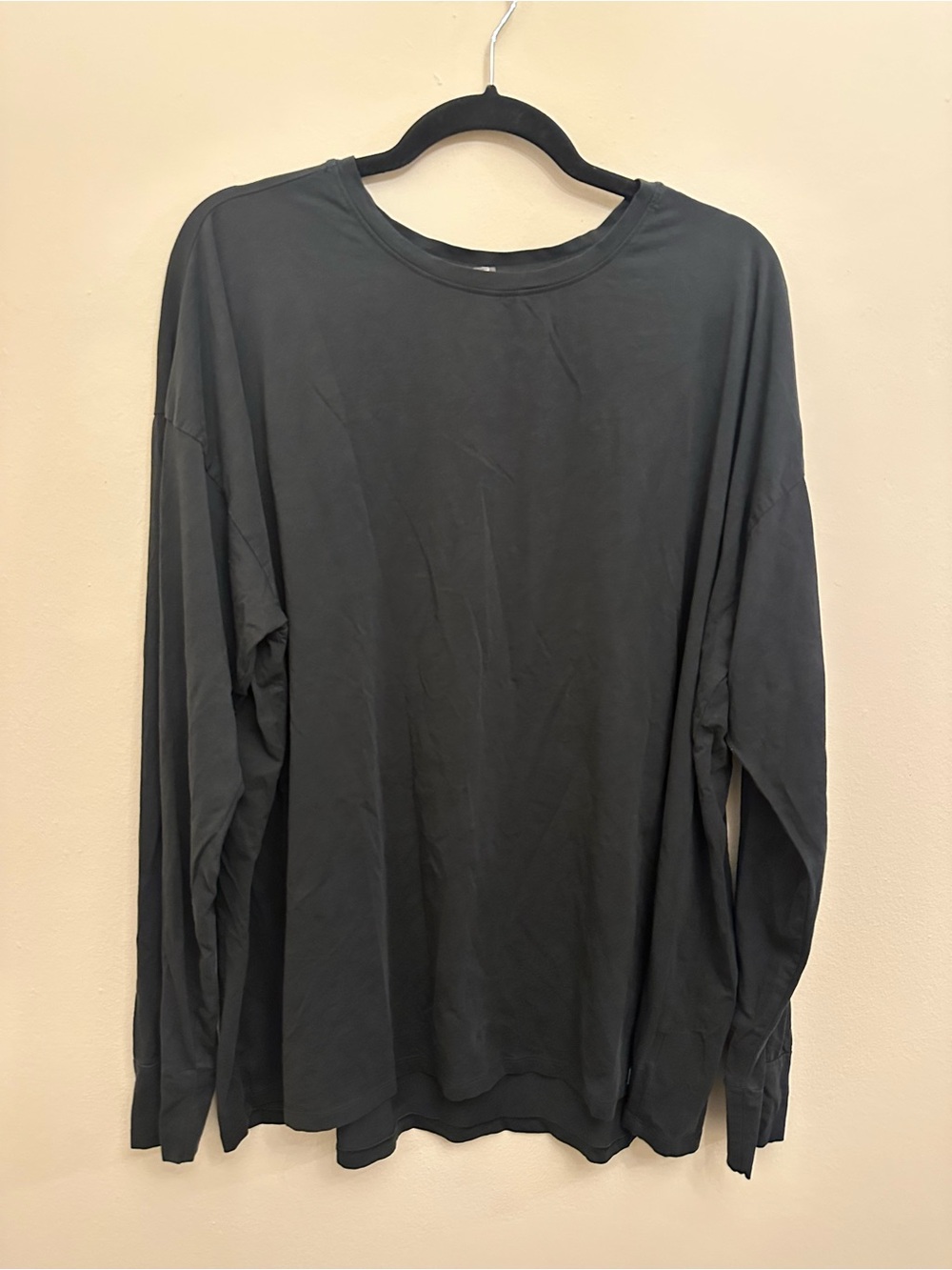 Vuori Men’s XXL Long Sleeve Strato Tech Tee Black Charcoal Performance Shirt